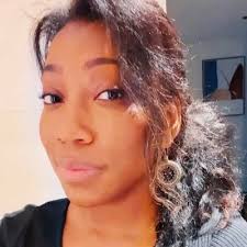 Amber Simon'e (@_PrettiestSmile)