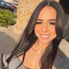 Eloisa Bustos's Instagram, Twitter & Facebook