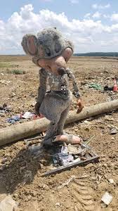 Charles entertainment cheese) is the mascot of the chuck e. This Chuck E Cheese Animatronic Found In The Middle Of Nowhere Interestingasfuck
