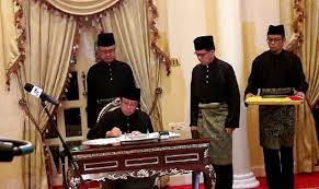 Ketua menteri sarawak ialah ketua badan eksekutif bagi kerajaan sarawak. Biodata Ketua Menteri Sarawak Keenam