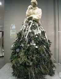 Christmas ornaments, baubles, christmas bulbs or christmas bubbles are decoration items, usually to decorate christmas trees. Diy Mannequin Christmas Tree 9 Dress Form Tutorials Free