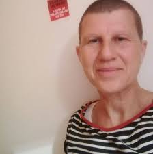 Pomagajte Naju, 14-letniku iz Trščine v občini Sevnica, in njegovi mami  samohranilki, da ne bosta izgubila doma. Hiša, ki je popolnoma prilagojena  fantu s cerebralno paralizo, se je zaradi dolgov njegovega očeta