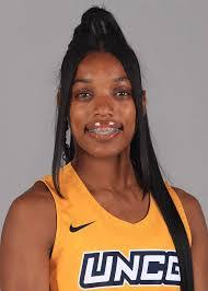 Amber Ellsworth's Instagram, Twitter & Facebook