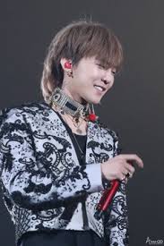 Gd In Mullet Hairdo G Dragon Hairstyle G Dragon Artistic Hair