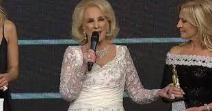 Explore tweets of mirtha legrand @mirthalegrand on twitter. Mirtha Legrand Surprised On Stage When She Talked About This Government Or Whoever 16 10 2013