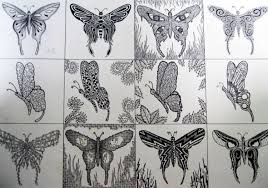 Ragam hias flora dan fauna menurut wikipedia ragam hias adalah bentuk dasar hiasan yang biasanya menjad pola yang diulang ulang dalam sebuah karya seni atau kerajinan karya seni tersebut bisa berupa tenunan tulisan batik ukiran songket serta ukiran atau pahatan pada batu kayu. 25 Ragam Hias Flora Dan Fauna Jenis Beserta Gambar Dan Contohnya