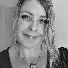 Amazon.in: Emma Ellis: books, biography, latest update