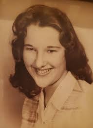 Evelyn Hatch's Instagram, Twitter & Facebook