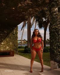 Ara Bozorgian Nude and Sexy Photo Collection - Fappenist