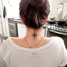 These are top tattoo designs which look perfect on neck or nape anywhere you want your tattoo to be. Small Compass Tattoo Ink Youqueen Girly Tattoos Compass Youqueen Back Of Neck Tattoo Nape Tattoo Neck Tattoos Women