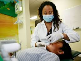 African American Female Dentist Love To See This Emergency Dentist Sensitive Teeth Female Dentist