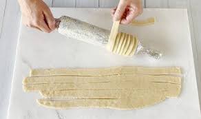 Baumstriezel Rezept Baumstriezel Kochen Und Backen Rezepte Weihnachten Kochen