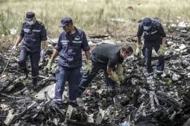 Commemoration services were held worldwide for the victims of the malaysian airlines flight mh17 crash which killed all 298 people on board when it was downed over. Australian Mh17 Crash Victim Had Time To Put Oxygen Mask On Says Dutch Foreign Minister Abc News Australian Broadcasting Corporation