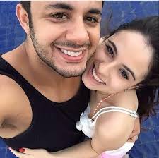 Segundo informações da polícia rodoviária federal, a namorada do cantor morreu no local do acidente. Maxima Site Divulga Suposta Carta Psicografada De Cristiano Araujo Quatro Anos Apos Sua Morte