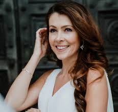 Ellen Williams's Instagram, Twitter & Facebook