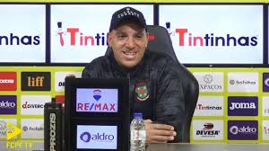 «tenho que começar por dar os parabéns ao gil, grande trabalho do ricardo, não merecia ter sofrido até duas jornadas do fim. Pepa Aborda Encontro Com O Sl Benfica Youtube