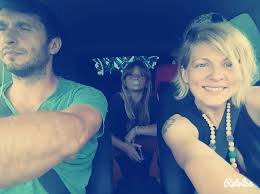 Pentru acest proiect, atât el cât și familia sa sunt nevoiți să stea timp de două soția actorului, dana nălbaru ne ține la curent cu noutățile din viața familiei bucur, prin intermediul blogului său. Dana NÄƒlbaru Si Dragos Bucur Si Au Retras Definitiv Fiica De La ScoalÄƒ Ne Am Lovit De PrejudecÄƒÅ£i