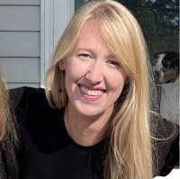 Sara Kiser's Instagram, Twitter & Facebook