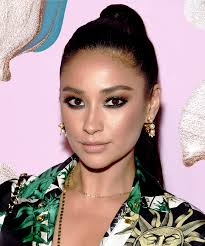 A favorite of bella hadid, this look features a deep side part and flipped out ends. High Ponytail Slicked Back Hair Celebrity Trend Photos