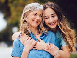 Watch 110 Loving Messages For Mom That Go Beyond Happy Mother S Day Mother Daughter Photoshoot Mother Daughter Photography Poses Mother Daughter Pictures