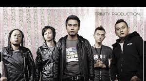 Chord lagu kenanglah aku naff naff adalah sebuah grup musik indonesia yang dibentuk tahun 1998. Lirik Dan Chord Kunci Gitar Terendap Laraku Naff Lagu Galau Gagal Move On Tribun Solo