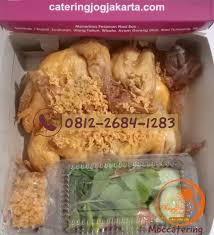 Berikut ini kami berikan resep masakan ayam ingkung lezat masukkan ayam dan santannya ke dalam pinggan tahan panas. 0812 2684 1283 Harga Ayam Goreng Utuh Di Jogja Juni 2021