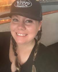 Come chase your rainy days blues away with me! After all when it rains, we  pour 😉 🍹 🍻