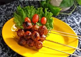 Cita rasa dari saus ini akan membuat rasanya makin lengkap yakni manis, gurih dan juga pedas. Cara Termudah Untuk Mengolah 283 Bakso Bakar Pedas Manis Yang Maknyus