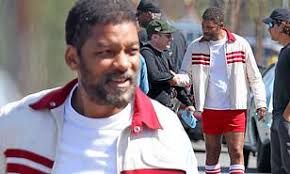 Scheda film king richard (2021) | leggi la recensione, trama, cast completo, critica e guarda trailer, foto, immagini, poster e locandina del film diretto da reinaldo marcus green con will smith, jon bernthal, liev schreiber, aunjanue ellis. Will Smith Rocks Shorts And Knee High Socks On The Set Of His New Movie King Richard Daily Mail Online