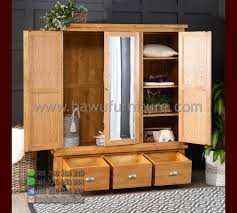Jika anda sedang mencari sebuah lemari buku pintu 3 dengan model minimalis atau yang bisa disebut dengan rak penyimpan kitab ukuran kecil untuk ruangan sempit atau kecil. Lemari Pakaian 3 Pintu Minimalis Model Terbaru 2020 Bawu Furniture