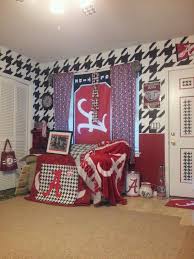 My Alabama Room I Ve Been Working On Houndstoothed The Walls And The Door Myself Alabama Room Football Bedroom Decor Bedroom Decor