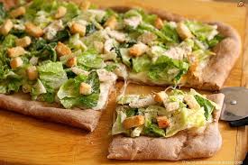Pizza De Ensalada Cesar Receta Ensaladas Recetas De Comida Comida Etnica