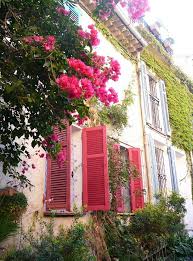 Charme Et Fleurs Dans Le Vieil Antibes Charming And Flowers In Old Antibes France Antibes Beautiful Doors Parisian Life