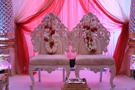 Floral Garlands Hindu Wedding Chairs Hindu Wedding Indian Wedding Wedding Chairs