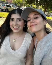 Fotos 📸 compartidas hace algunas horas por nuestra #CansuDere en sus  historias de Instagram 😍 que en estos momentos se encuentra en el país de  Chile 🇨🇱