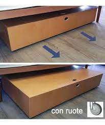 Alla praticità di uno o due letti singoli, pronti per ogni evenienza, il divano letto teseo vi offre infatti anche un comodo sottoletto, utile per riporre biancheria e coperte. Sotto Il Letto Cassettone Contenitore In Legno Con Rotelle Cassetti Sotto Letto Legno Contenitori
