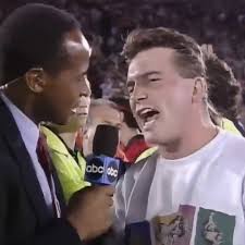 On this date in 1995, a Chicago Bears fan JUMPED into the tunnel to catch  an extra point. 😅, (h/t @nfl)