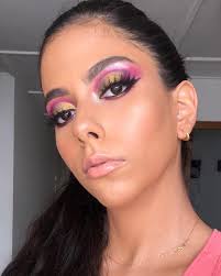 Maquillaje luminoso de 5 minutos Este maquillaje es perfecto para cuando  necesitamos salir sin tener mucho tiempo para arreglarnos y queremos un  aspecto muy natural. Para pieles grasas es muy importante sellar