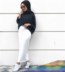 May 2 2020 2019 Tesetta R Etek Kombinleri Beyaz Uzun Dar Etek Siyah Salaaÿ Ga Mlek 2019 Tesetta R Etek Modelleri 2020 In 2020 Outfit Ideen Kleidung Mode Kleidung
