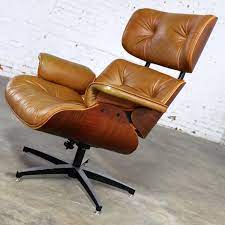 Mid century lounge chair eames chair selig manuf co. Mid Century Modern Lounge Chair Attributed To Selig Plycraft In Style Of Eames At 1stdibs