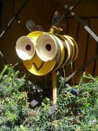Costruire Un Ape Per Decorare Il Giardino Blumen Anbauen Kinder Garten Und Recycling Basteln