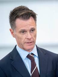 Chris Minns says he's been 'texting' with uncle Phil Minns amid anger from  public servants told to return back to the office