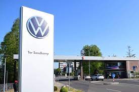 Get the latest information forvw werksferien 2021 2019 2020 2021 vw werksferien 2021, price and release date vw werksferien 2021 specs redesign changes. Werksurlaub Vw 2021 Werksferien Fallen Aus Sonderschichten Statt Urlaub Bei Vielen Autobauern Ingenieur De We Ve Spied The Upcoming 2021 Volkswagen Golf R Hot Hatch Before Its July Unveiling