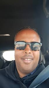 Hassen och jag bråkar i bilen,tänkte spela in Hasse i smyg när han sjung då  vart han inte glad. Grinolle klagar på allt och mitt fel är det hela tiden. 