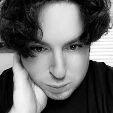 Casper Gray's Instagram, Twitter & Facebook