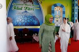 Khutbah idul fitri spesial bersama buya yahya | 01 syawal 1441 h / 24 mei 2020 m bagi yang ingin berkontribusi menambahkan. Jatim Siapkan Format Khotbah Idul Fitri Di Rumah