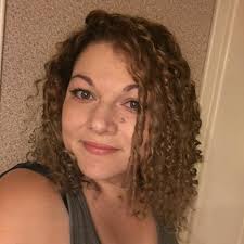 Curly hair specialist for trim and highlights needed