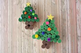 You can make a diy wine cork christmas tree which will look very original and nice for any guest of your house. Wine Cork Crafts Easy Diy Wine Cork Christmas Tree