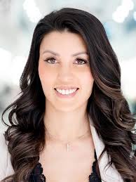 Carmen Richards's Instagram, Twitter & Facebook