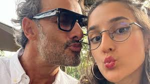 Jovem viraliza ao revelar história inusitada de como descobriu pai  biológico: 'Parecido com Rodrigo Santoro'